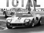 Ford-GT40-Mk-I-Gulf_2.jpg