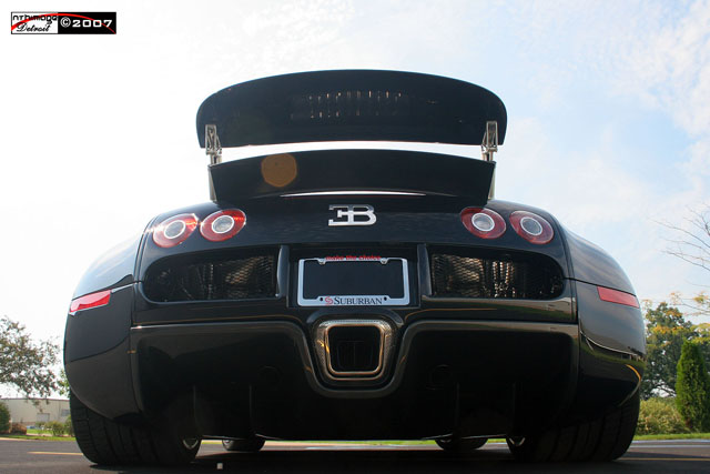 Bugatti_Veyron_77%20copy.jpg