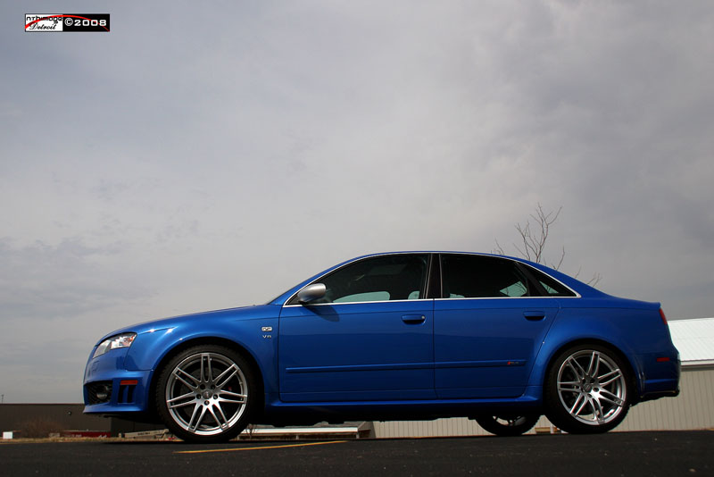 Audi_B7_RS4_10.jpg