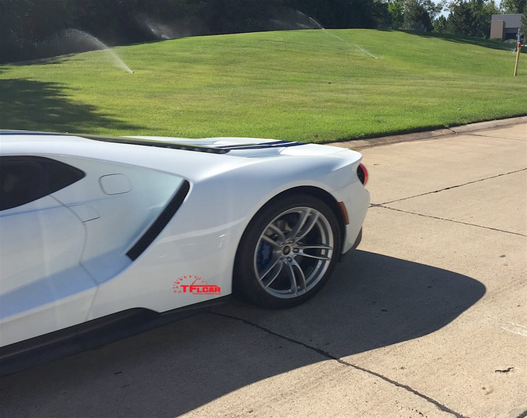 2017-ford-gt-white-rear-1024x813.jpg